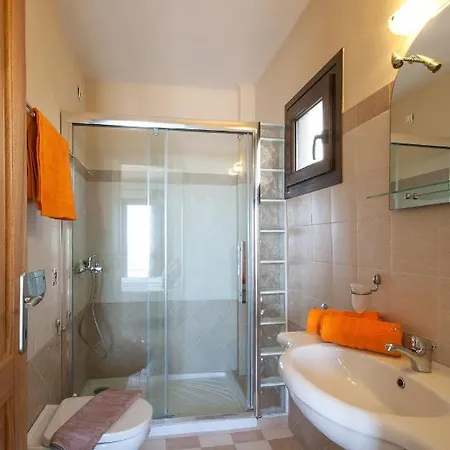 Angela Вилла Василиас