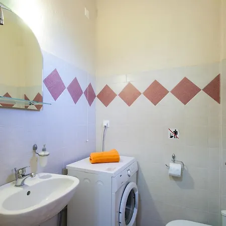 Angela Вилла Василиас