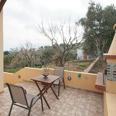 Angela Василиас